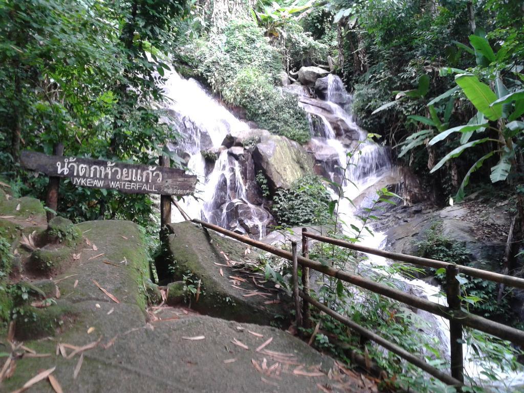 Ban Lom Jen Homestay Chiang Rai Bagian luar foto